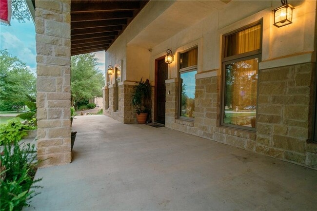 Building Photo - 10259 Brangus Rd