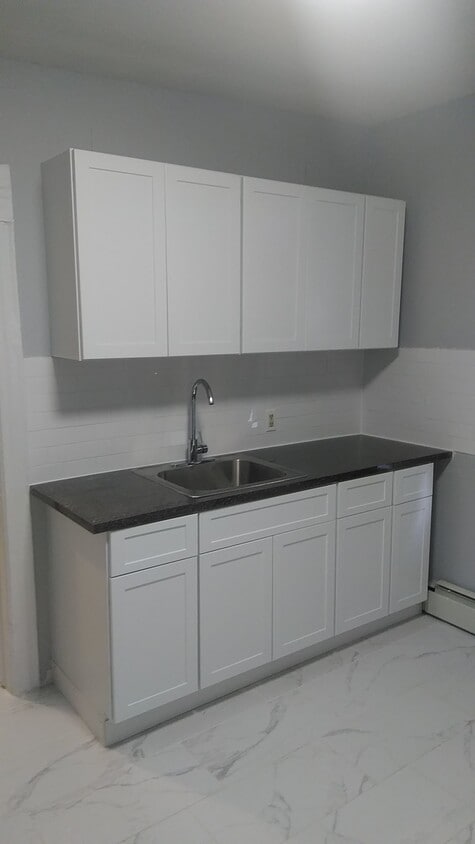 Building Photo - 137 Willow St