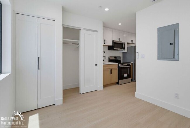 Foto del edificio - Newly Built Studio Apartment with Modern Kitchen & Stylish Finishes in San Diego!