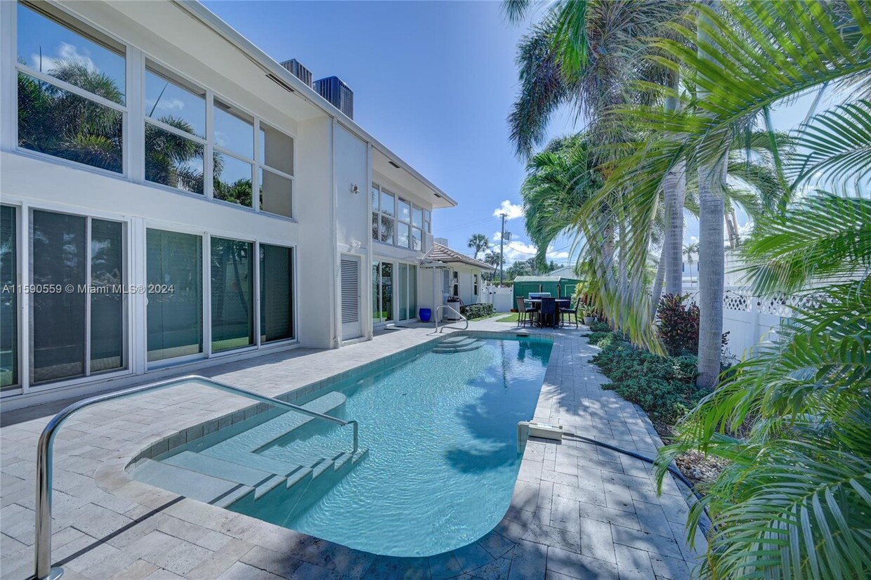 Foto principal - 1060 S Ocean Blvd