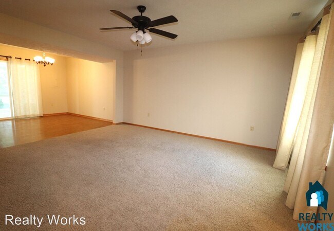 Building Photo - 3 br, 2 bath House - 1147 Trimble