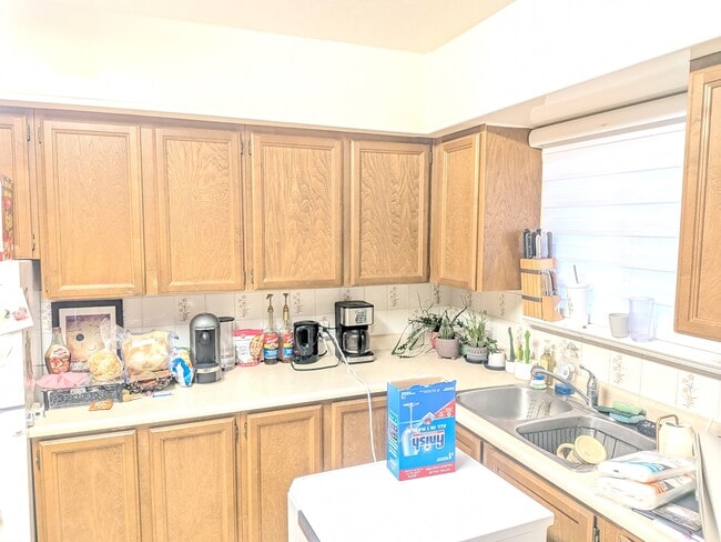 Photo du bâtiment - 45885 Henley Ave