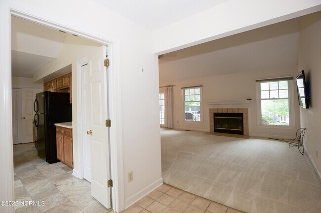 Building Photo - 1601 Cabot Cir