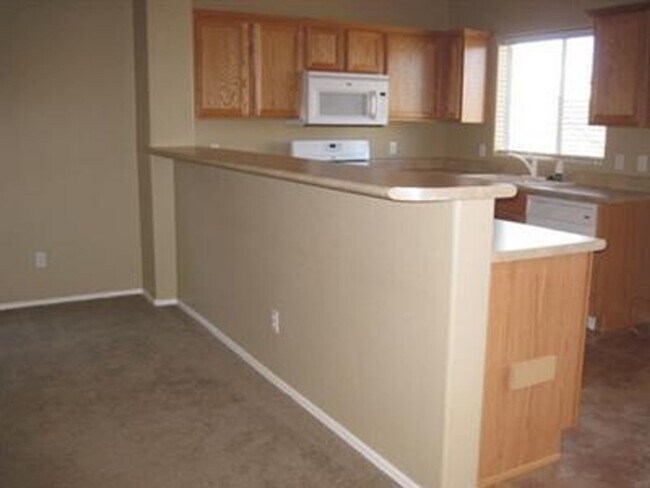 Foto del edificio - 2 Bedroom 2 Bath in Mountain Gate Contact ...