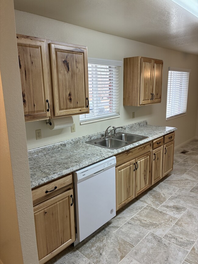 Building Photo - 2611 W 1400 S