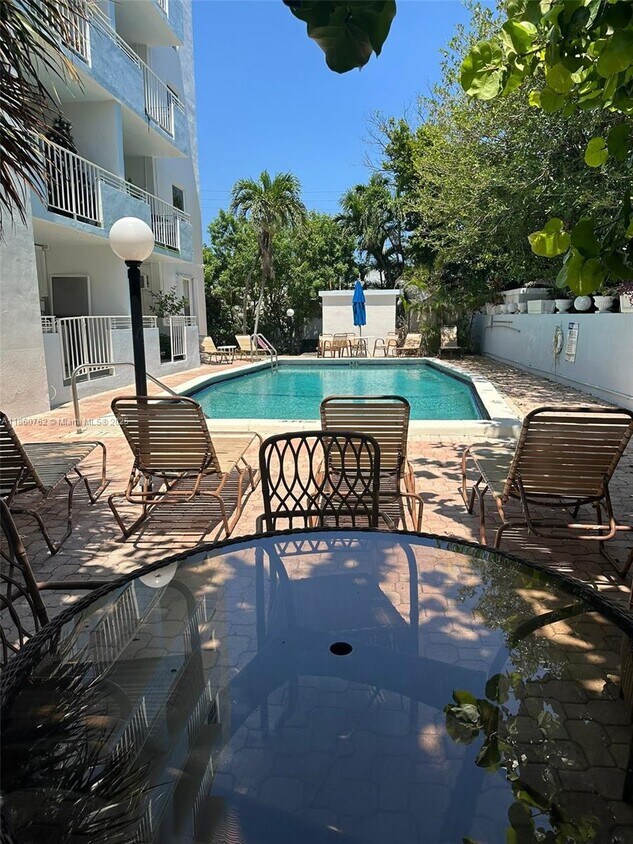 Foto principal - 2900 Banyan St