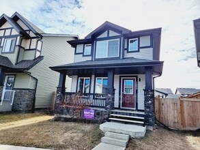Building Photo - 16027-16013 13 Ave SW
