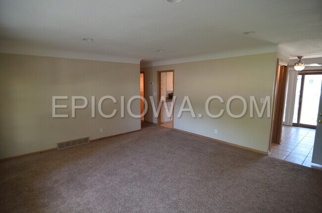 Foto del edificio - 3040 3rd Ave