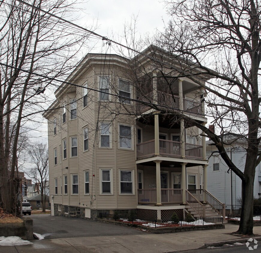 Building Photo - 103 Linden St