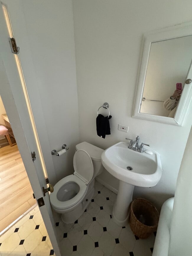 Foto del edificio - 411 E Anapamu St