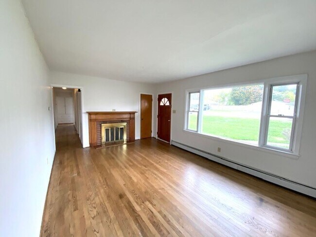 Foto del edificio - ONE LEVEL Single Family Home Close To Interstates!