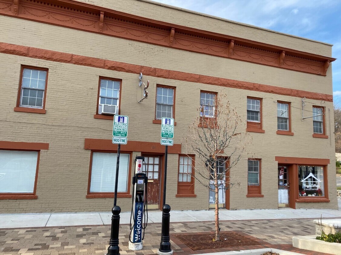 104 S Main St Unit 9, Algonquin, IL 60102 Condo for Rent in Algonquin