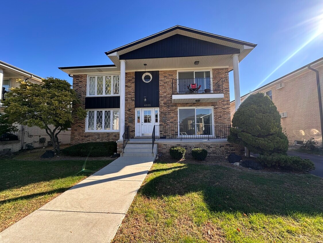 Foto principal - 4525 Elm Ave