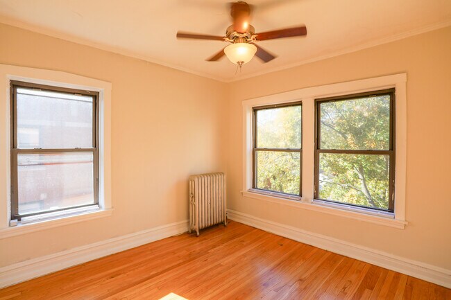 Foto del edificio - 5417 S Harper Ave