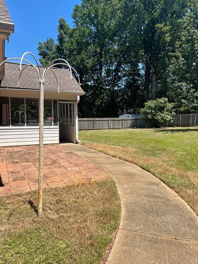 Foto del edificio - Single Family - Auburn