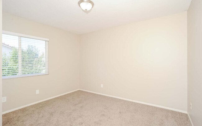 Building Photo - 42516 Coronet Ct