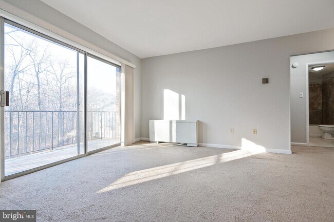 Building Photo - 4413 Romlon St