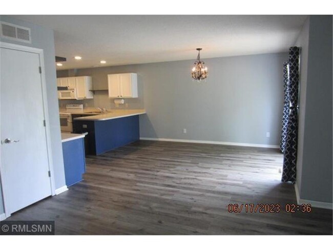 Building Photo - 340 Perch Ln