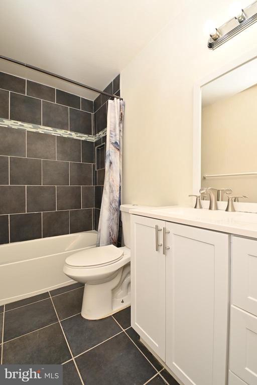 Building Photo - 8046 Pantano Pl