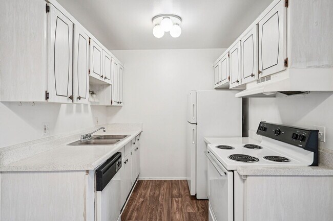 Foto del edificio - Outer Drive Manor Apartments