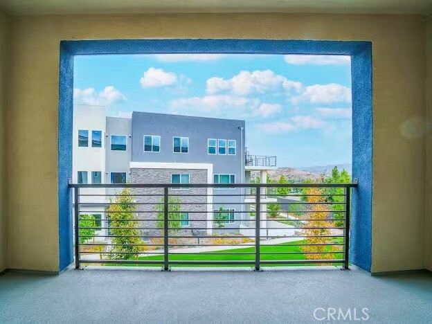 Foto del edificio - 352 Tank