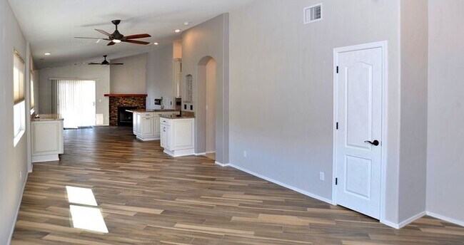 Building Photo - Premium Dove Mountain Home