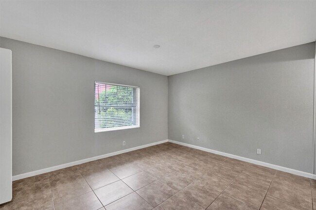 Foto del edificio - 555 SE 8th St