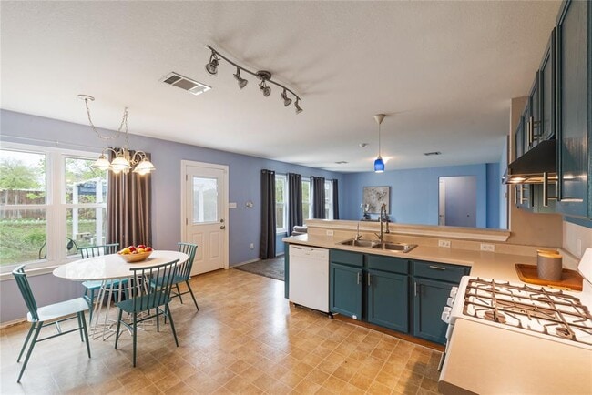 Foto del edificio - 1329 Amberwood Loop