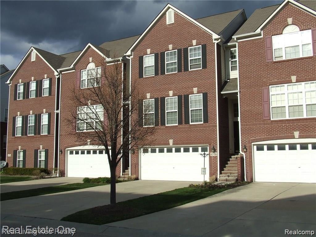 43786 Cherry Grove Ct E, Canton, MI 48188 Condo for Rent in Canton