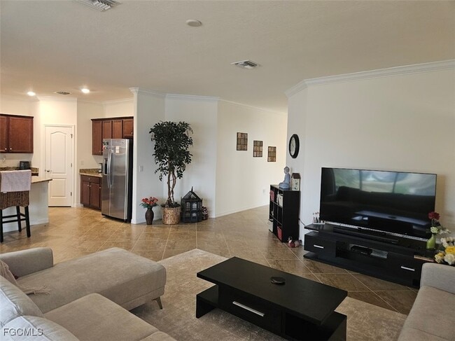 Building Photo - 10399 Prato Dr