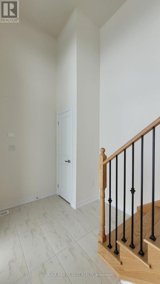 Building Photo - 79 Sun Vly Ave