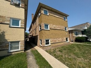 Building Photo - 2244 Oak Park Ave