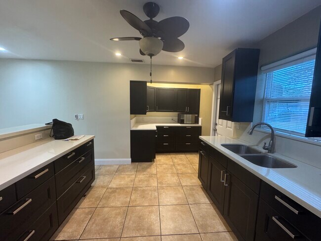 Foto del edificio - 401 SW 10th Ter