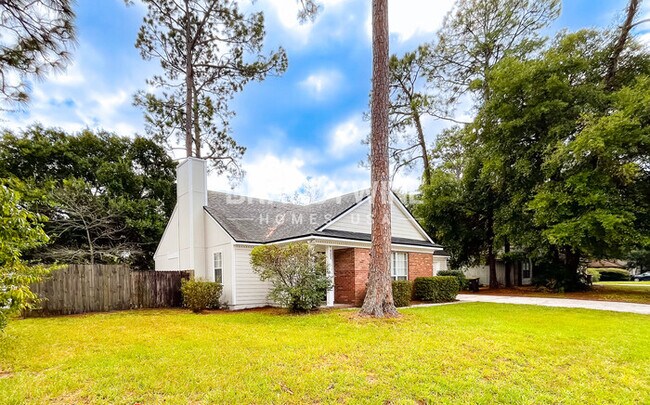 Foto del edificio - 3931 Hunters Lake Cir W
