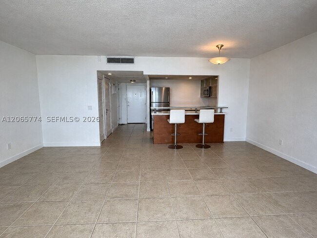 Foto del edificio - 5401 Collins Ave