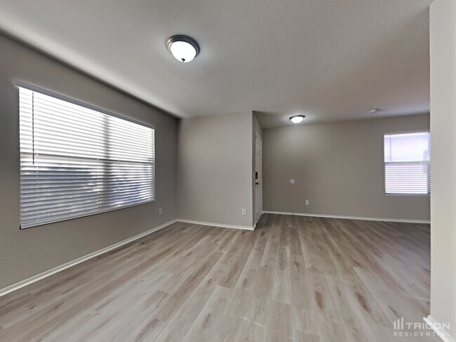 Foto del edificio - 12792 N B St