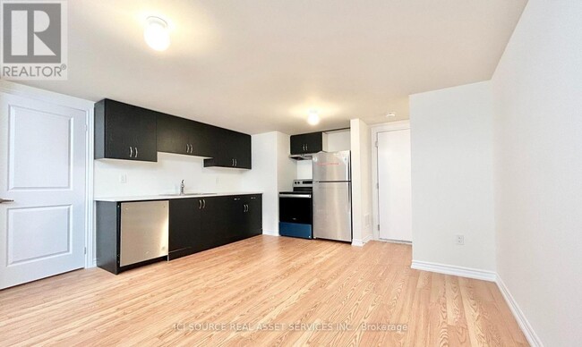 Building Photo - 77 Valleybrook Rd