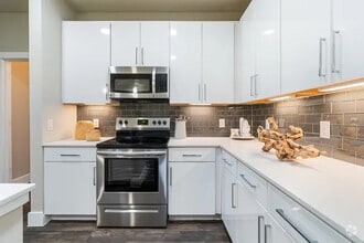 Building Photo - 1600 Whiteback Dr