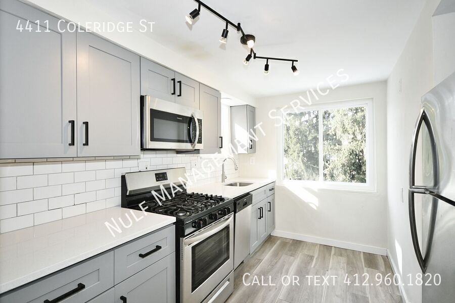 Foto principal - 2 bed, 1 bath duplex in Stanton Heights