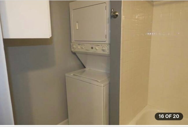 Building Photo - 3318 Berwyn Ave