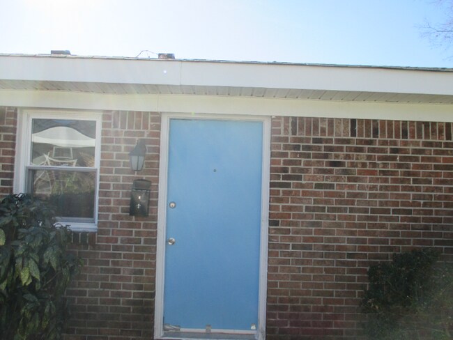 Building Photo - 7925 Westcliff Dr