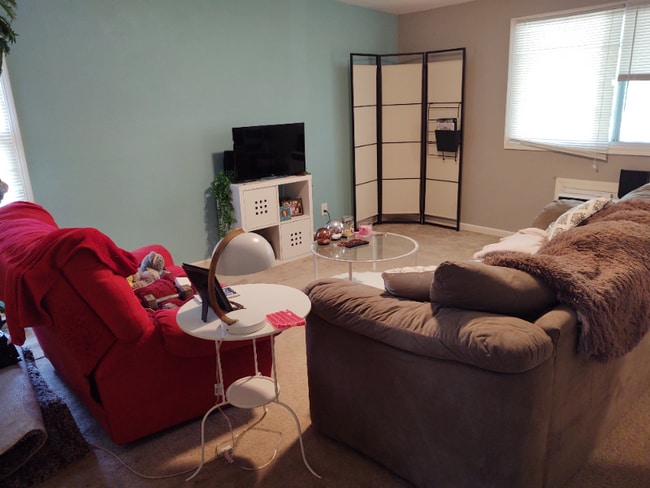 Building Photo - 635 W 25th St