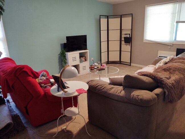 Foto del edificio - 635 W 25th St