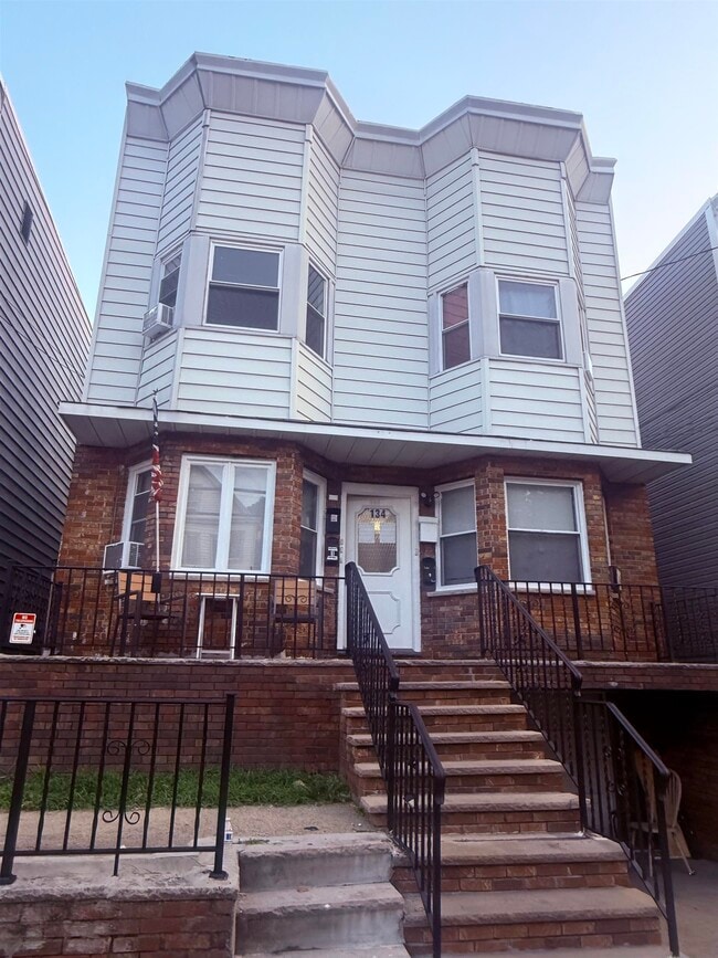 Building Photo - 134 W 27th St