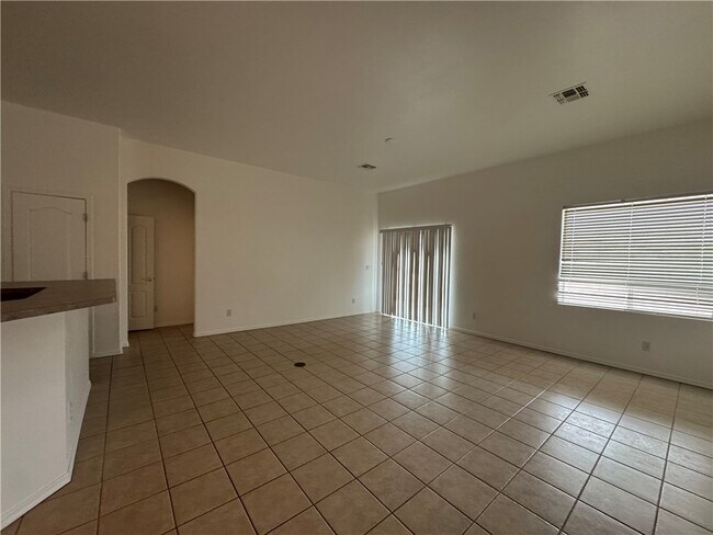 Foto del edificio - 2334 Silverthorne Dr