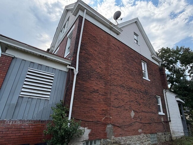 Photo - 7122 Idlewild St House