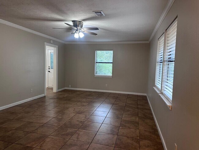 Building Photo - 186 Kona Dr