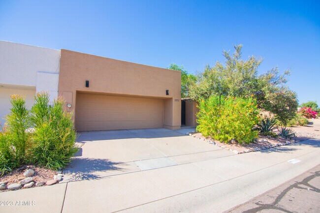 Building Photo - 11137 E Yucca St