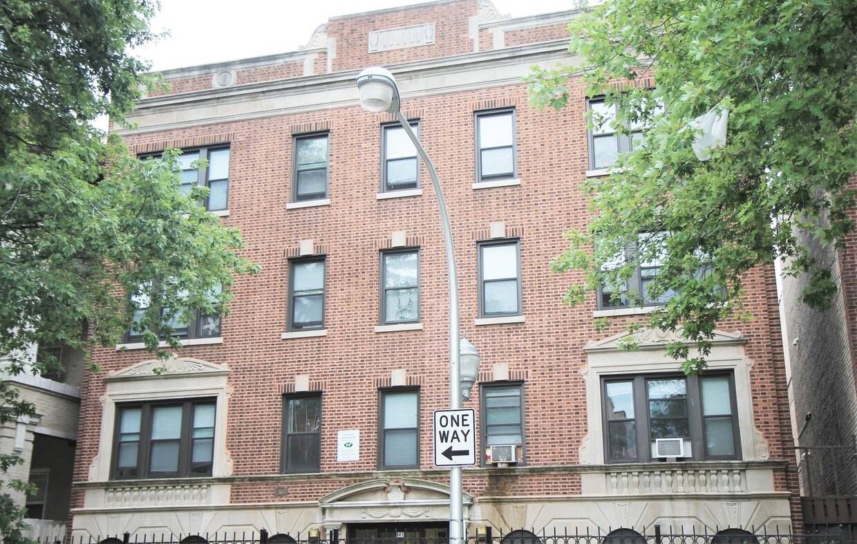 Primary Photo - 941 W Agatite Ave