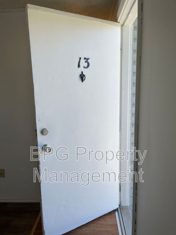 Foto del edificio - 123 Circle Dr